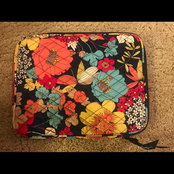 Vera Bradley laptop/ tablet sleeve - Picture 2 of 2